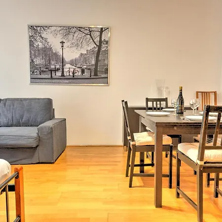 Aparthotel Center