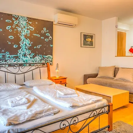 Aparthotel Center