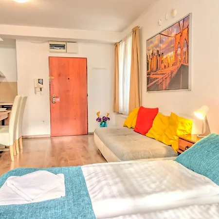 Aparthotel Center *