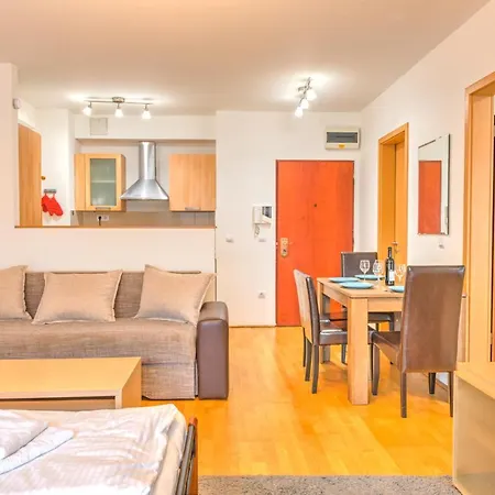 Hotel apartamentowy Center 4*