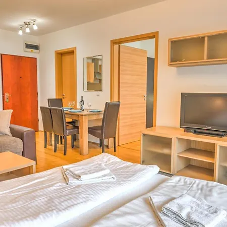 Center Apartahotel